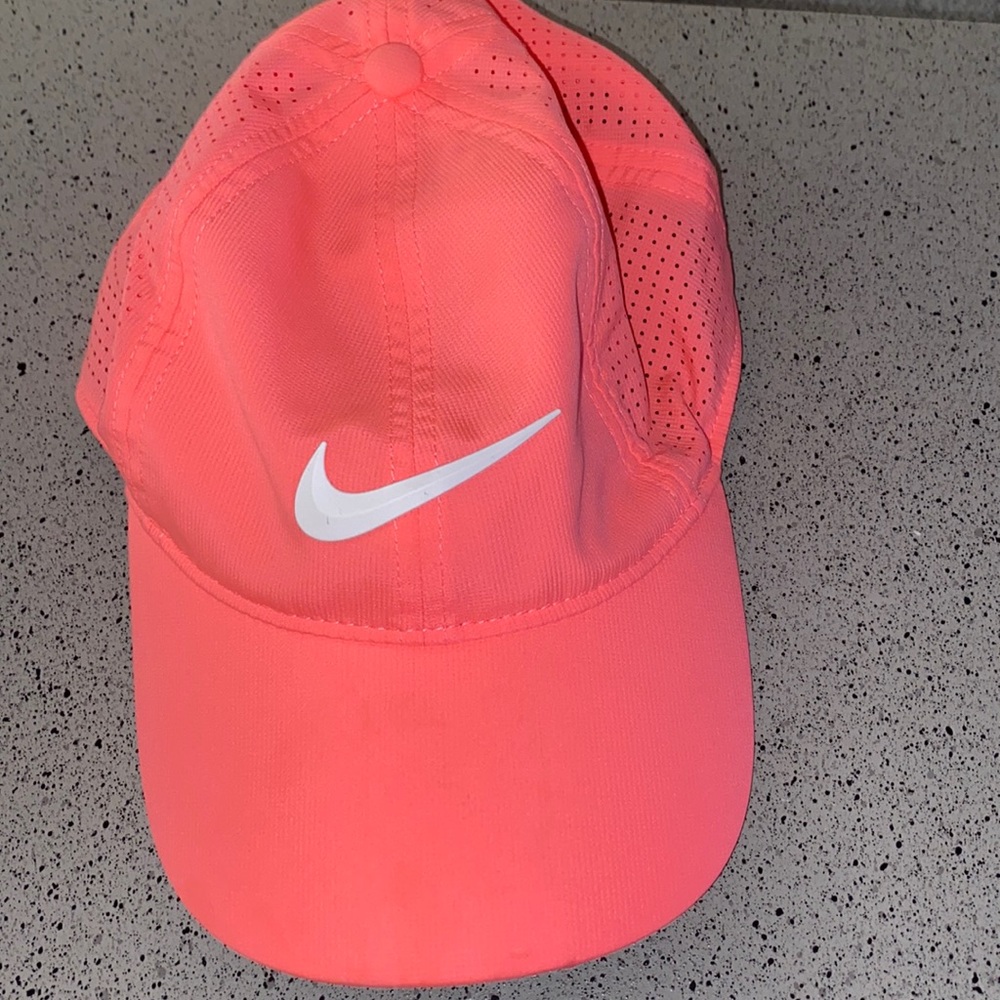 Nike hat, never worn